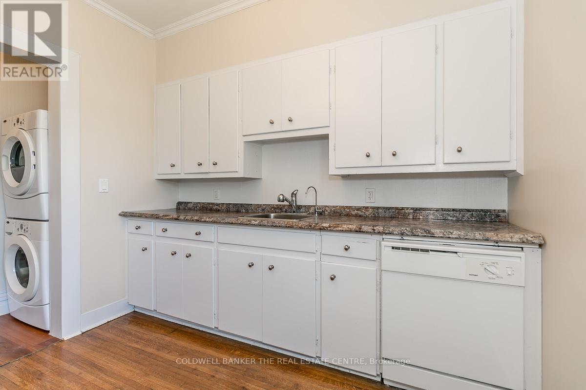 #UPPER -415 DAVIS DR, #Upper