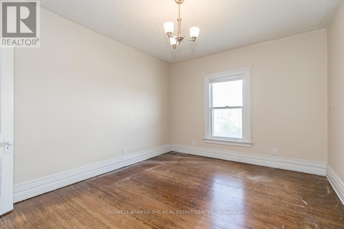 #UPPER -415 DAVIS DR, #Upper