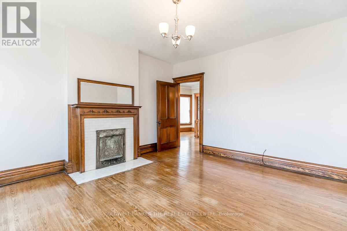 #UPPER -415 DAVIS DR, #Upper