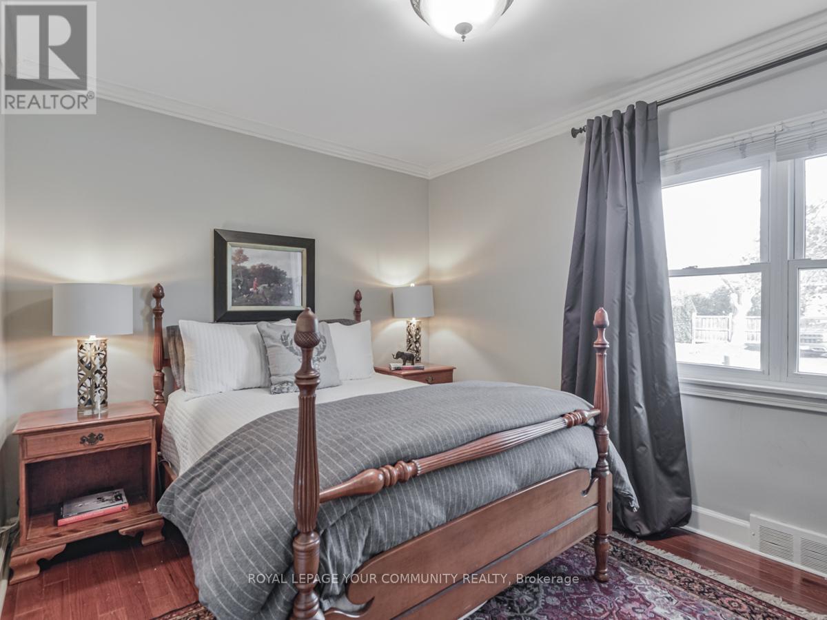 38 ROYAL RD