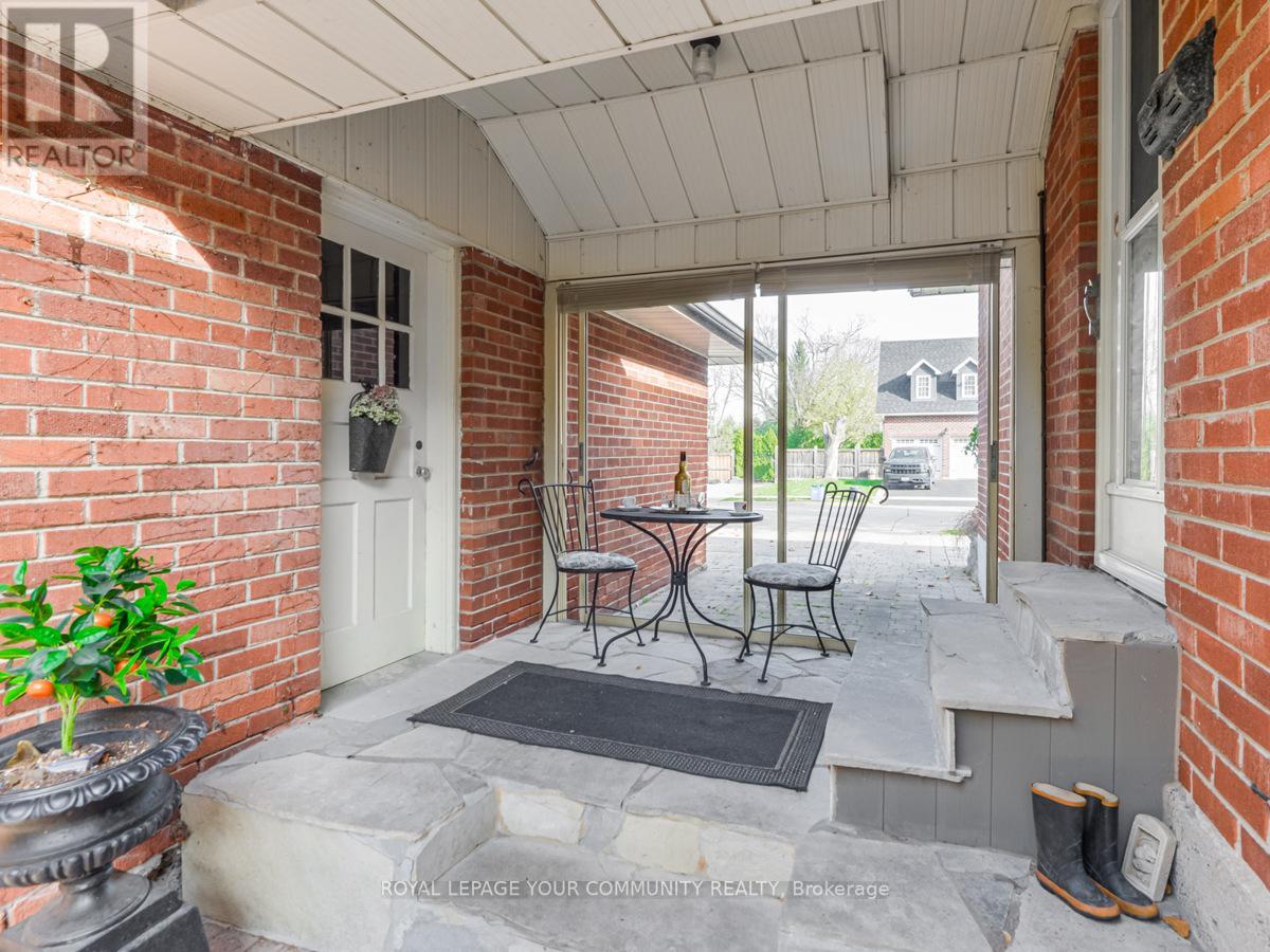38 ROYAL RD