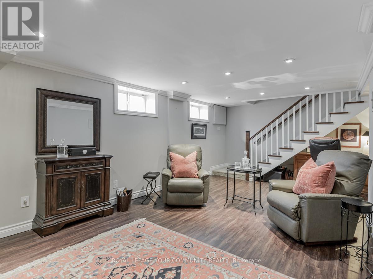 38 ROYAL RD