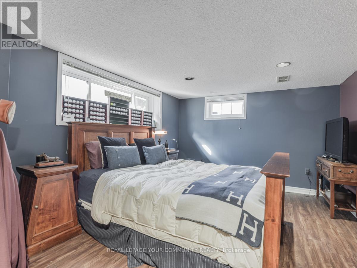 38 ROYAL RD
