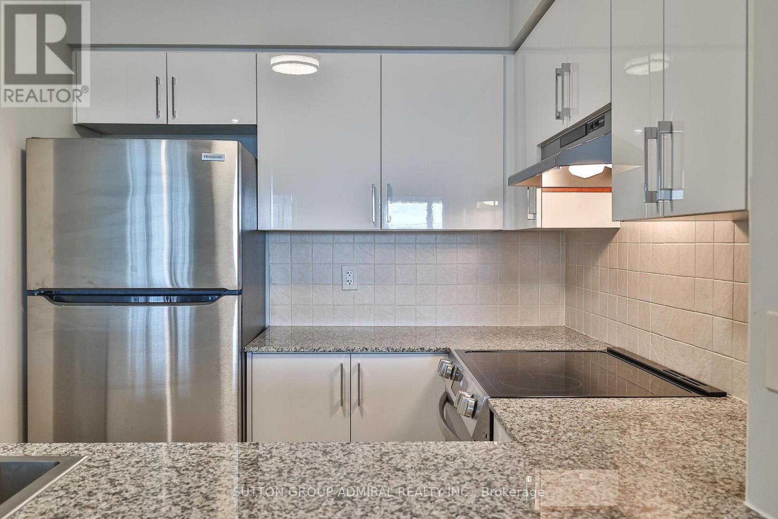 #801 -7 NORTH PARK RD