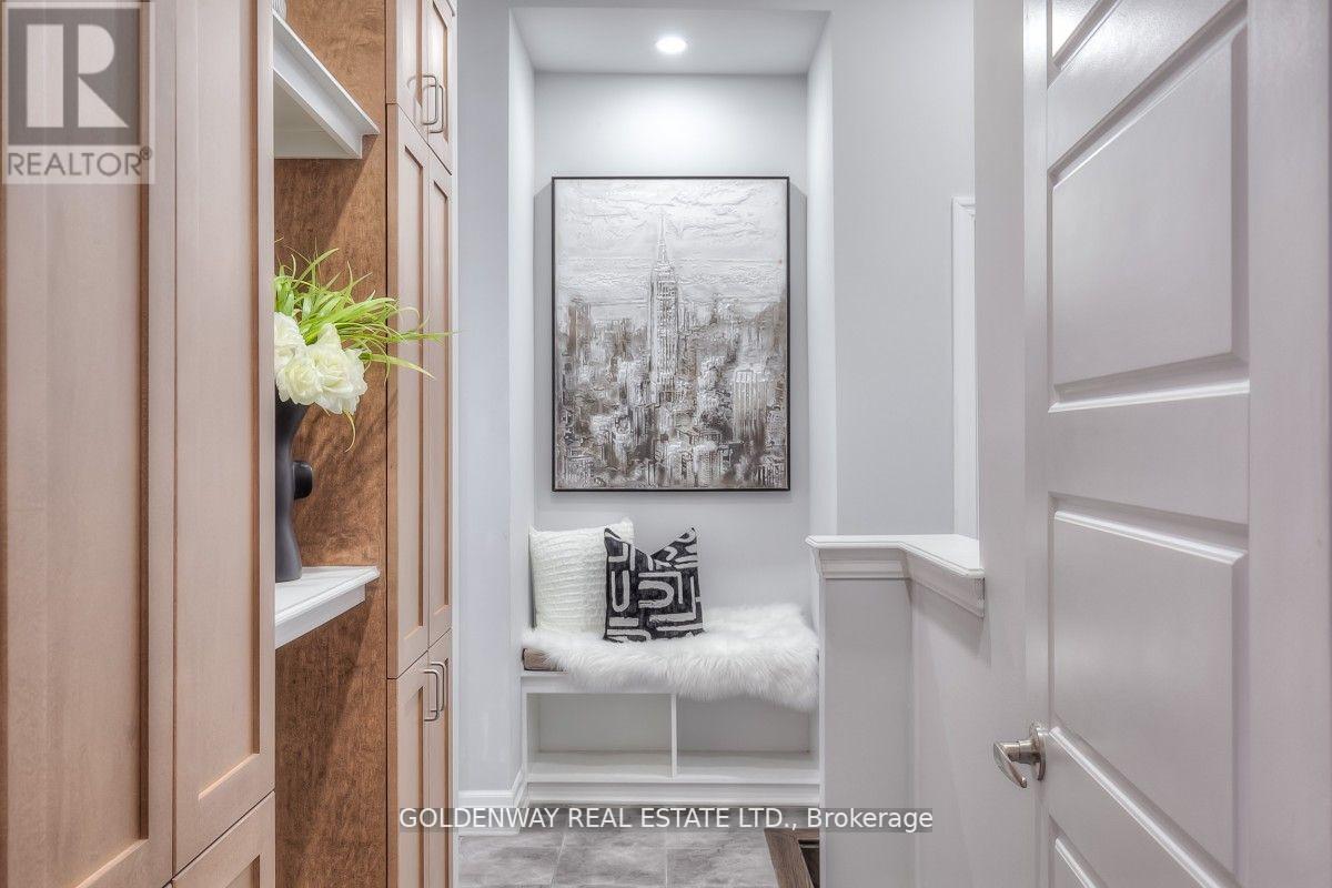 209 DEGRAAF CRES