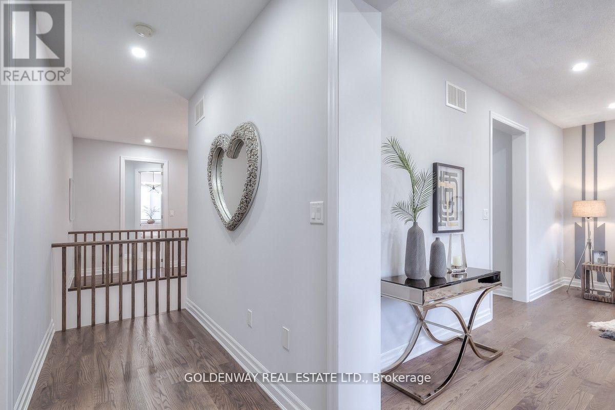 209 DEGRAAF CRES