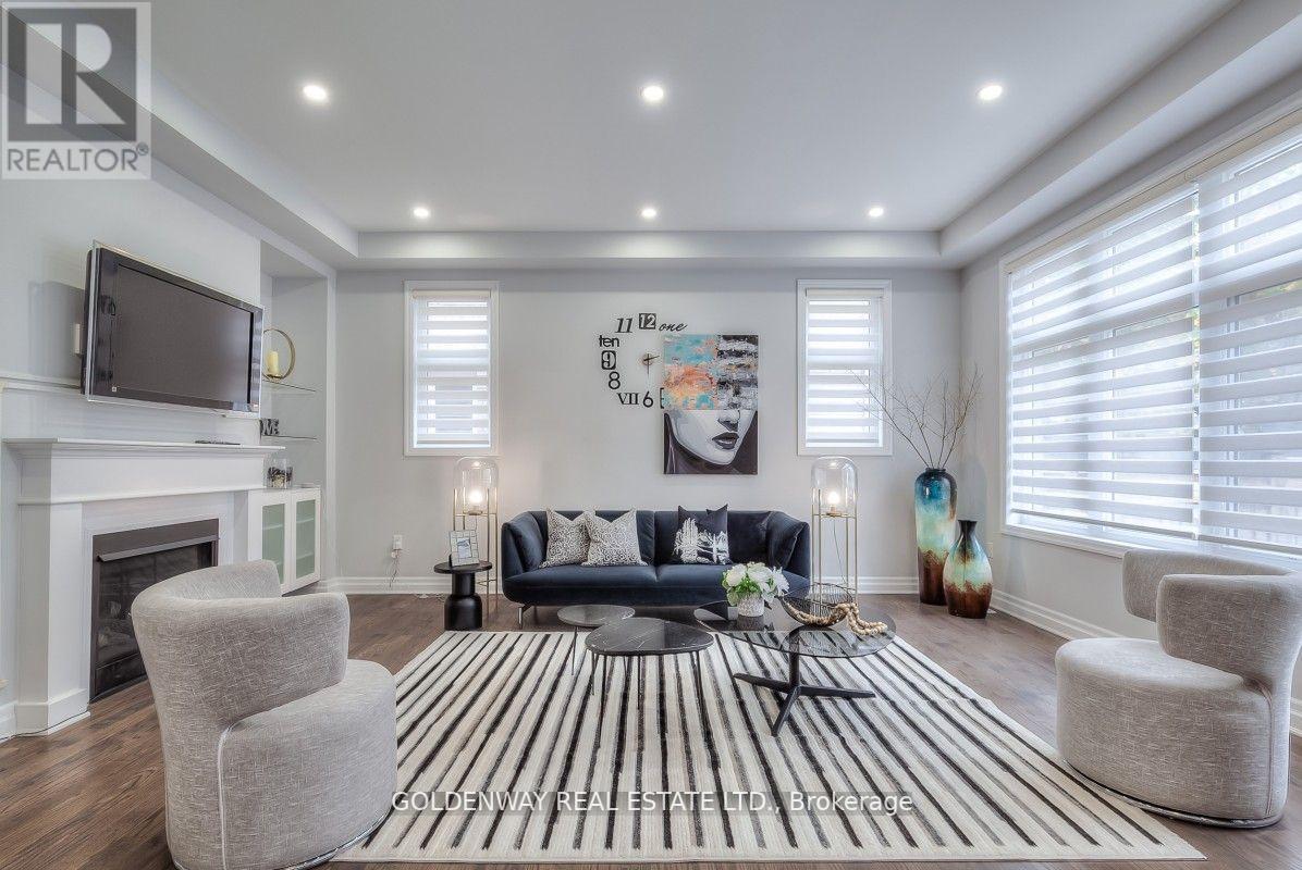 209 DEGRAAF CRES