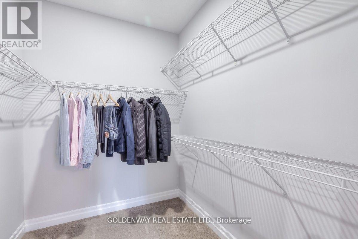 209 DEGRAAF CRES
