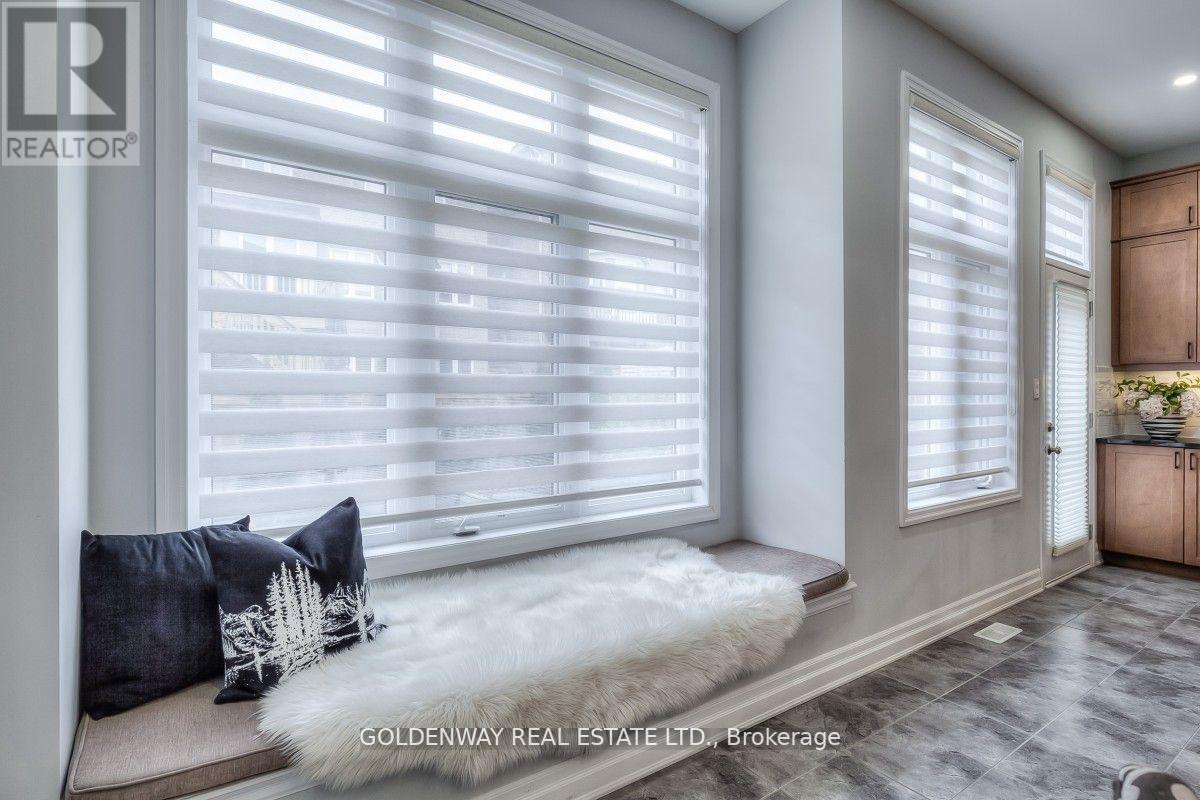 209 DEGRAAF CRES