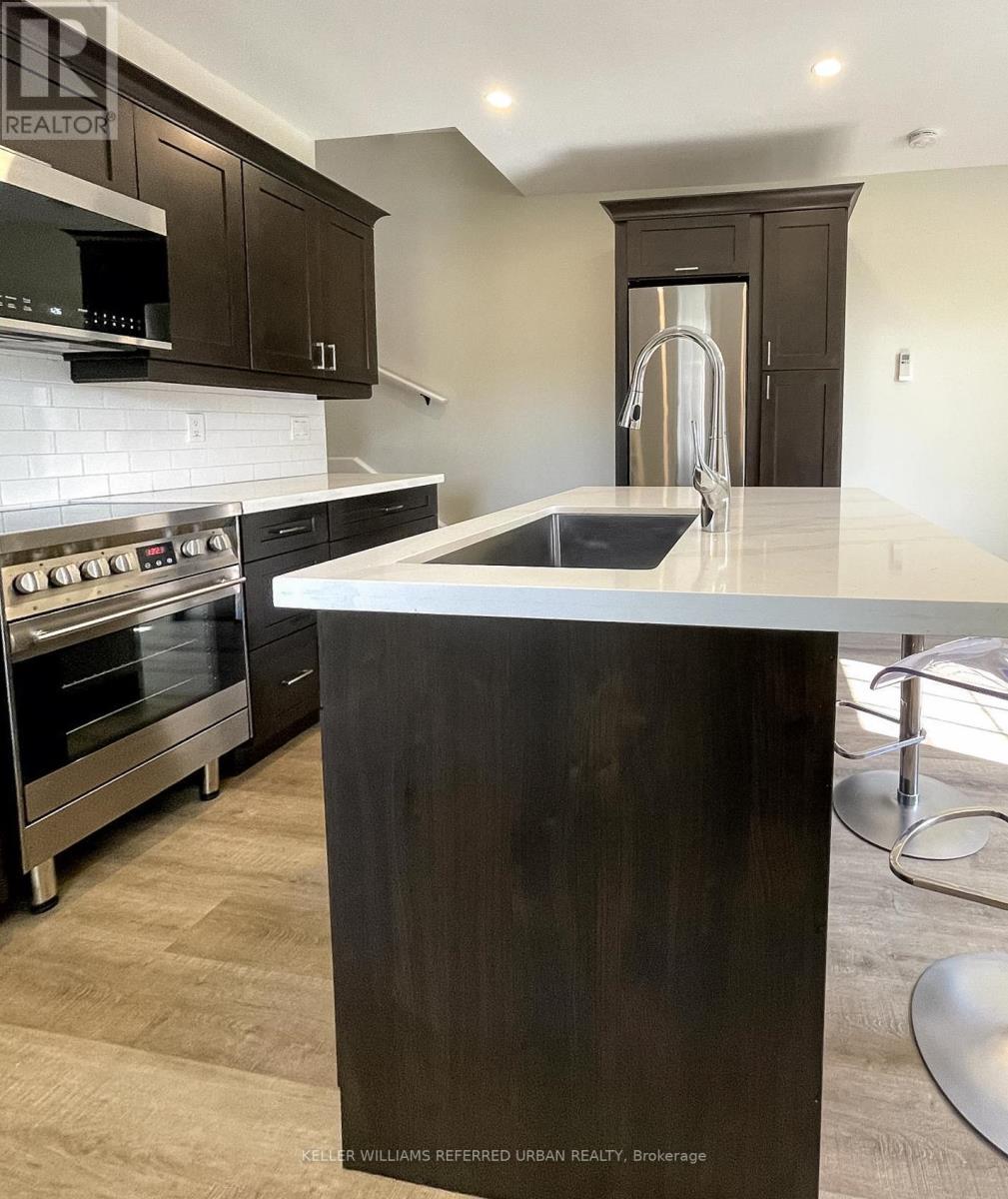 #A -54 CENTRE ST, #A
