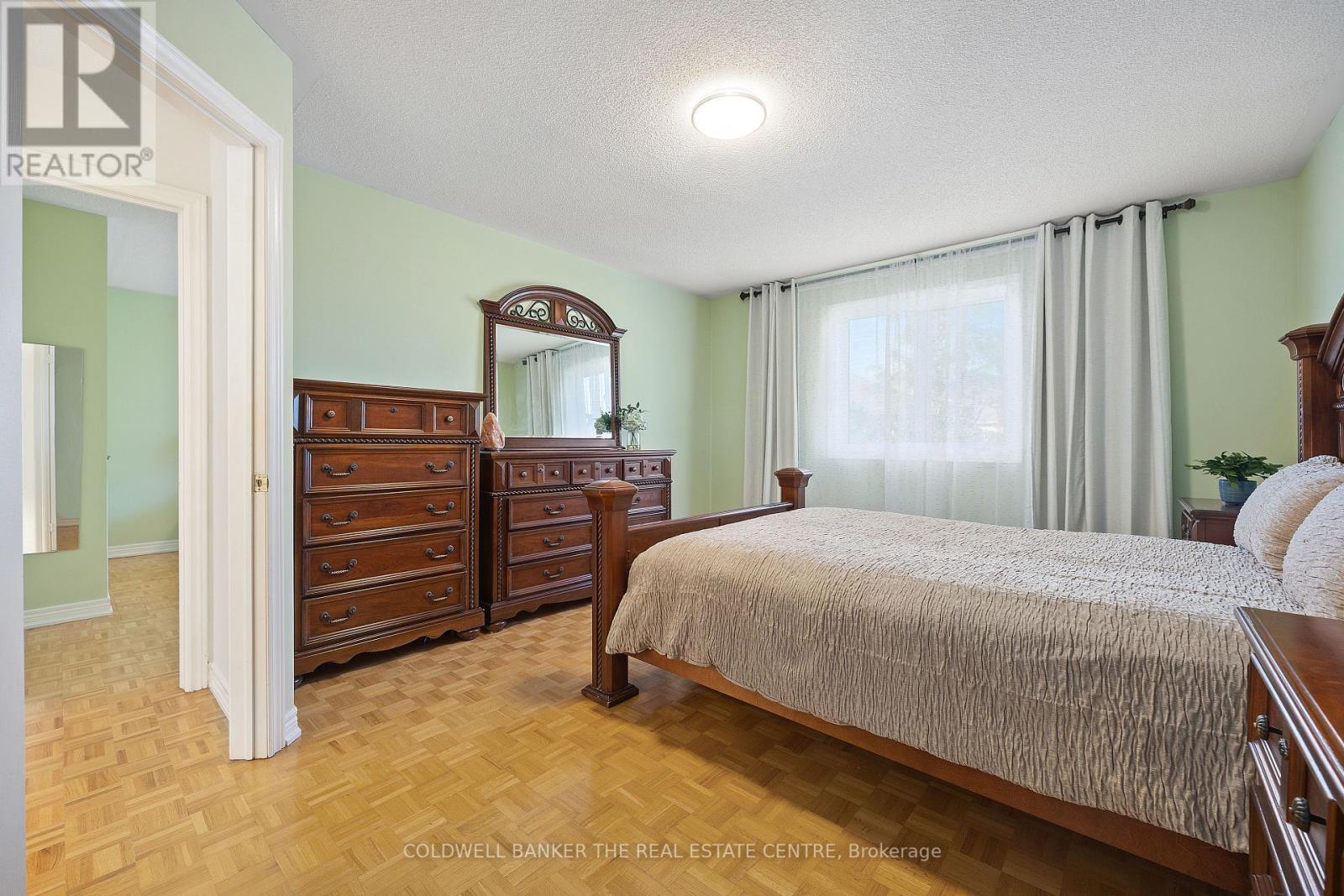 42 PRESTON HILL CRES