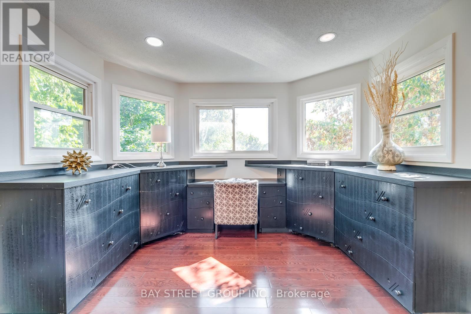 201 TANSLEY RD