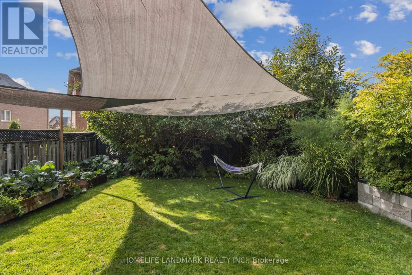 12 BREEZE DR