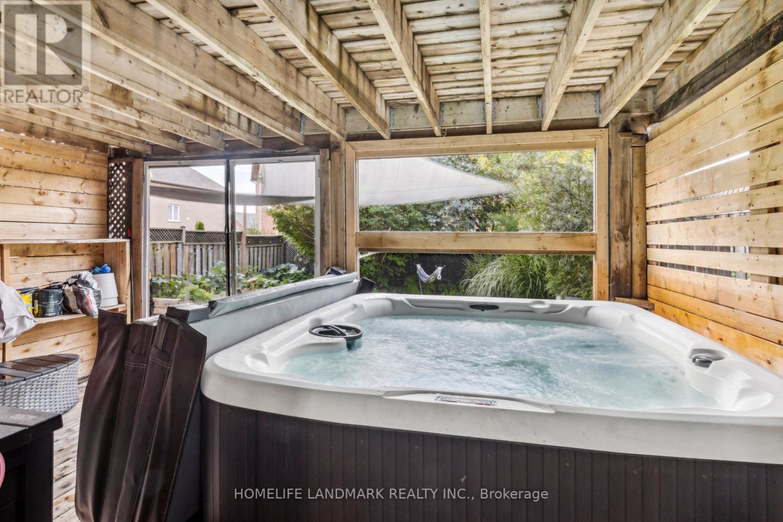 12 BREEZE DR