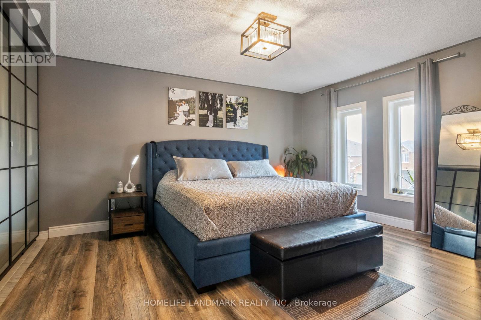 12 BREEZE DR