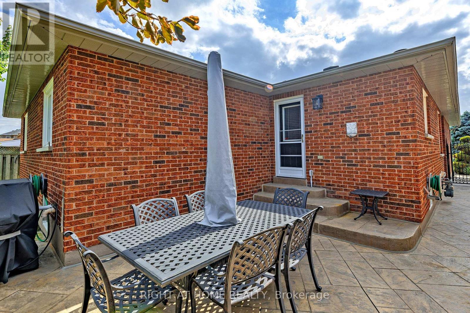 226 AVRO RD