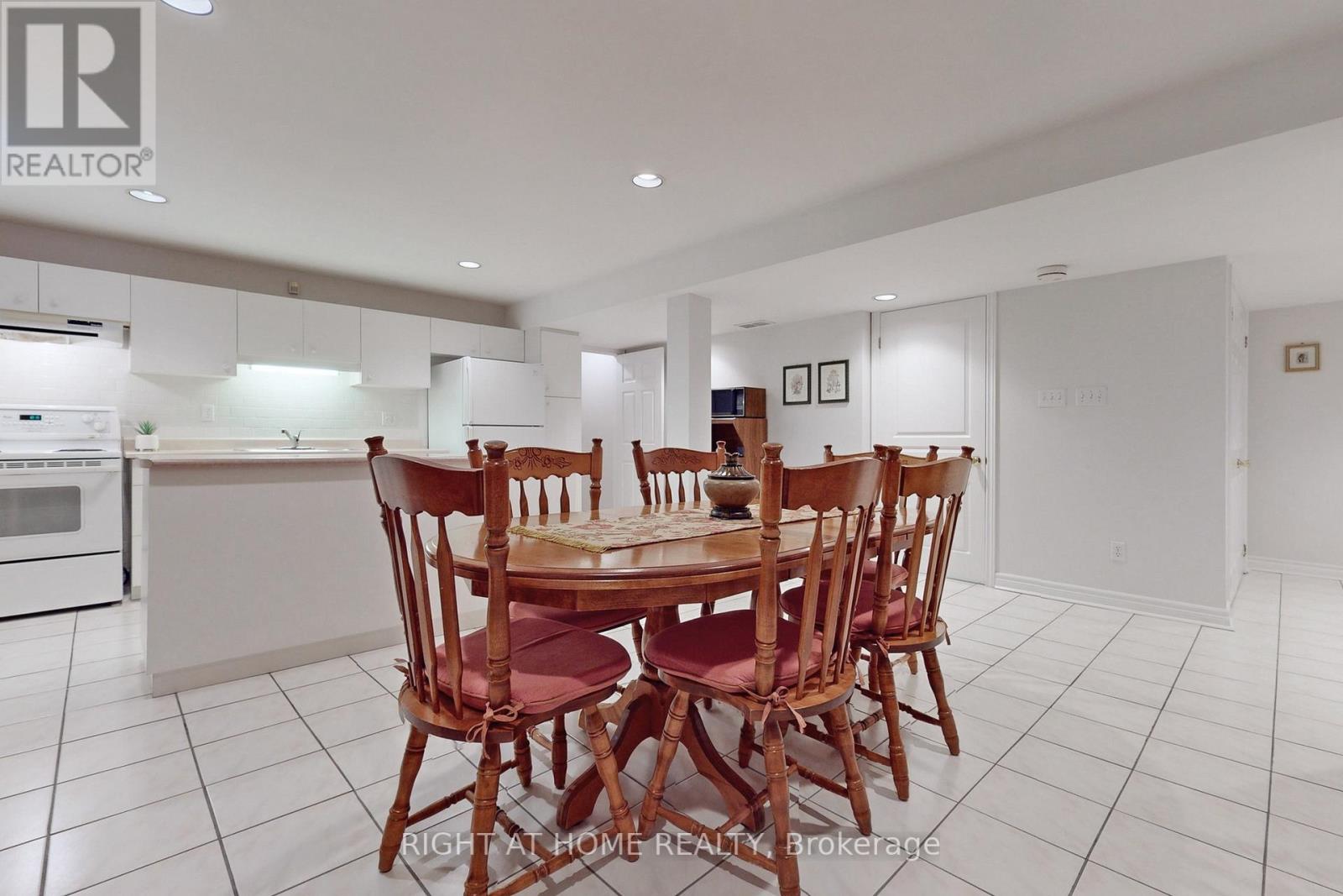 226 AVRO RD