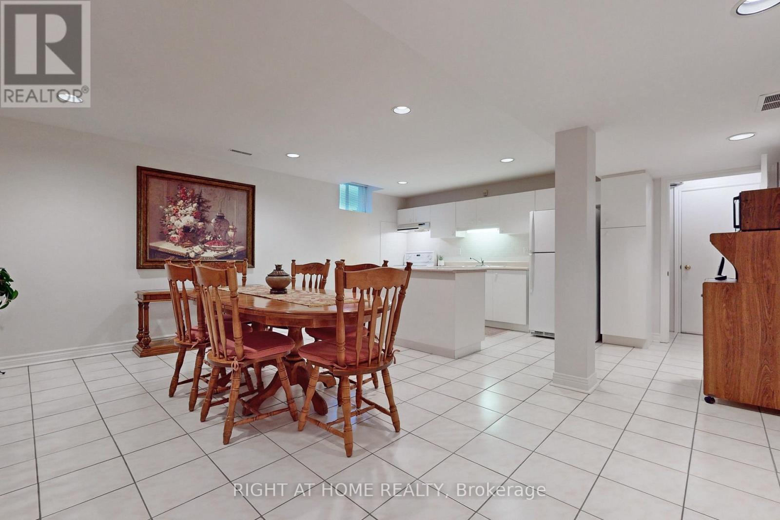 226 AVRO RD
