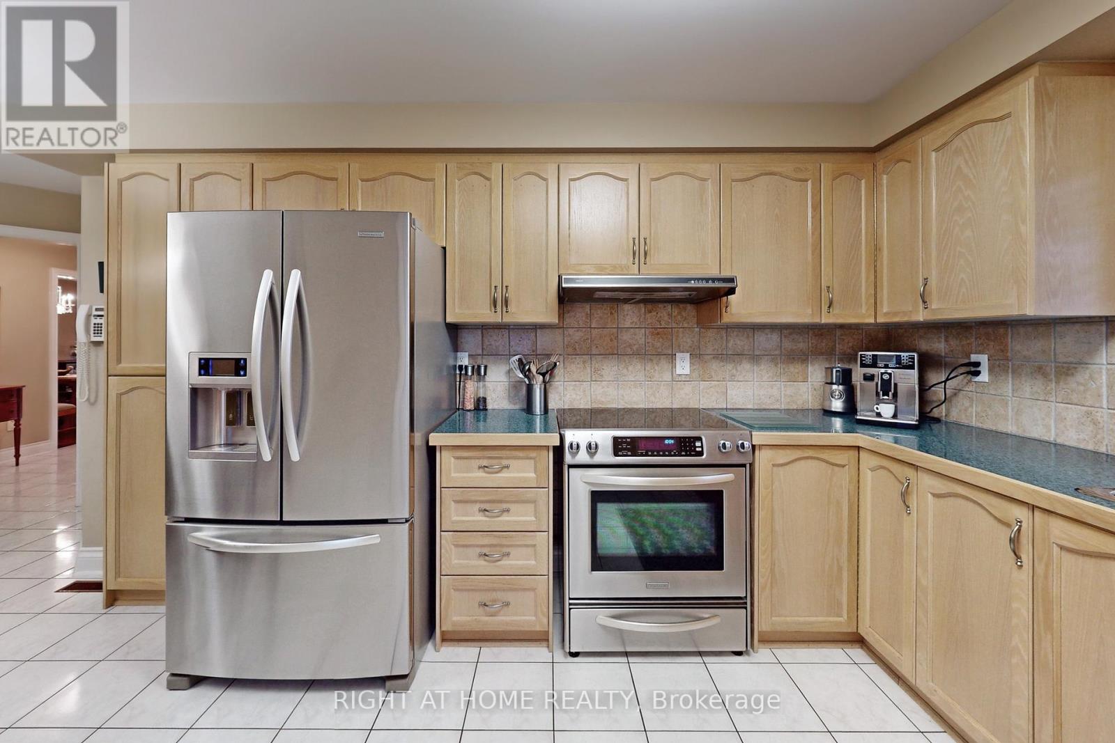226 AVRO RD