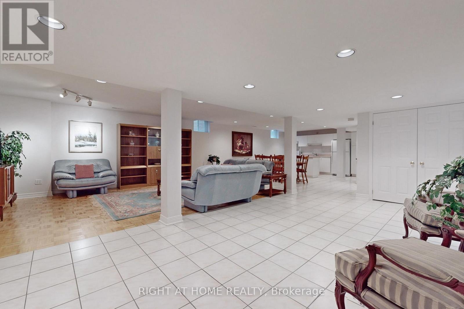 226 AVRO RD