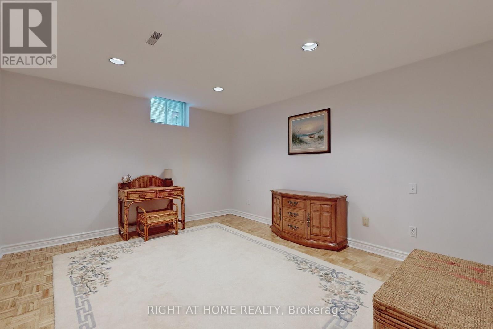 226 AVRO RD