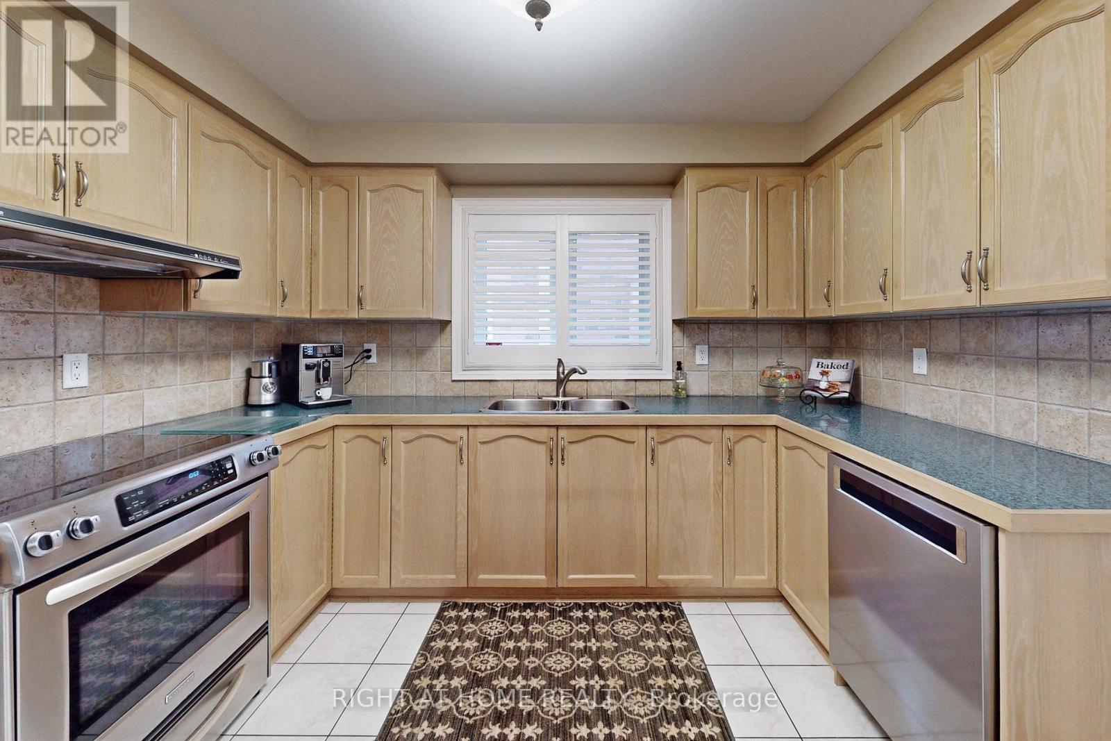 226 AVRO RD