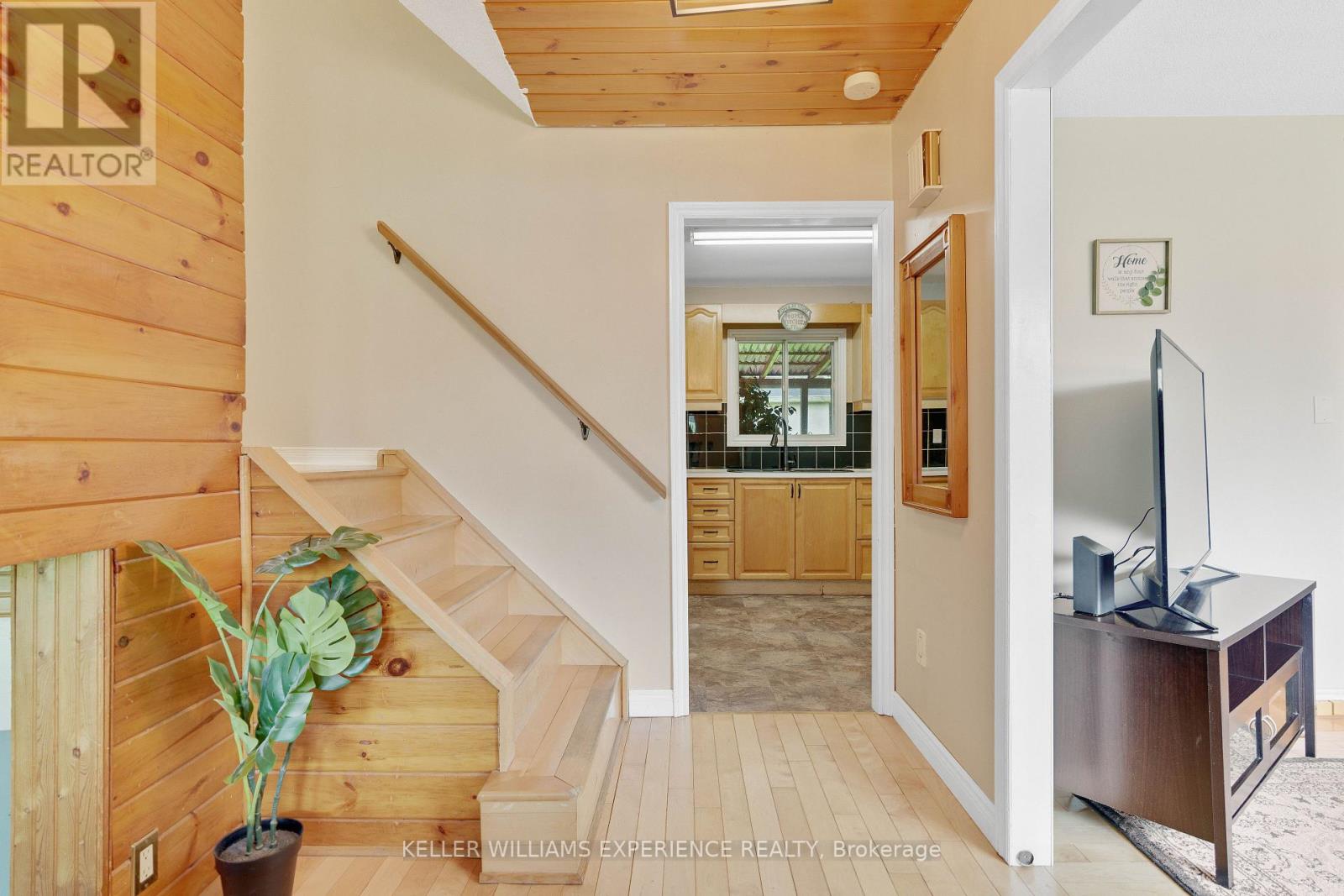 13 ASHBURTON CRES