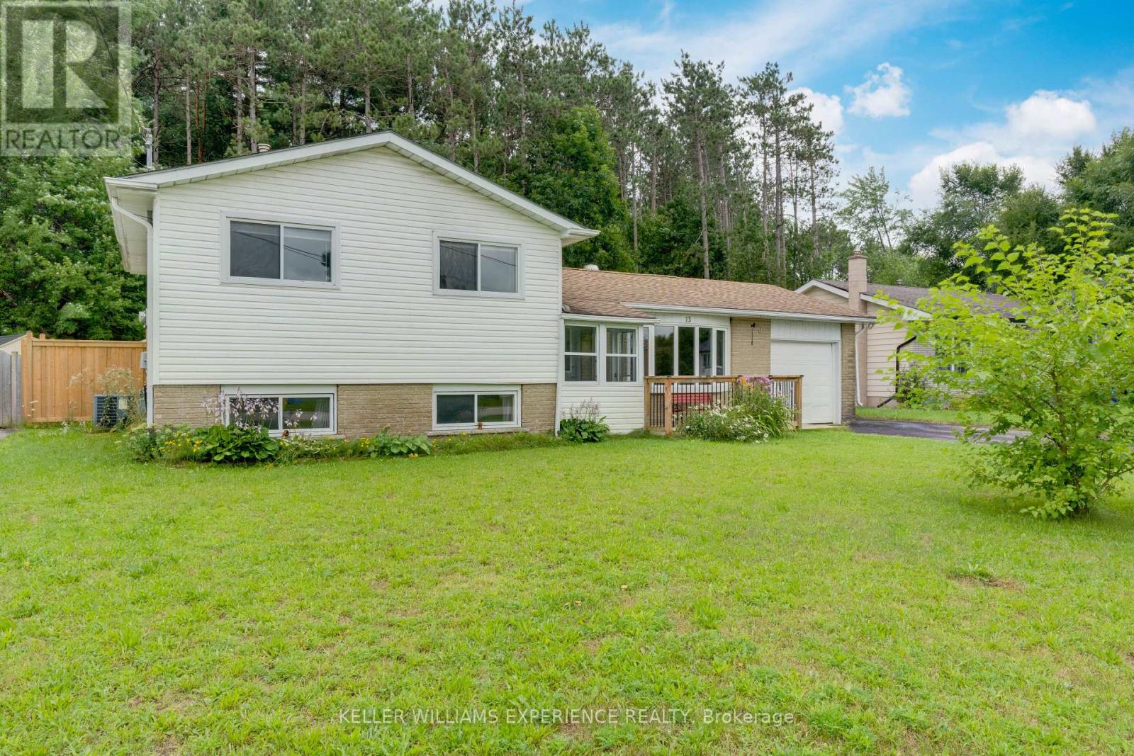 13 ASHBURTON CRES