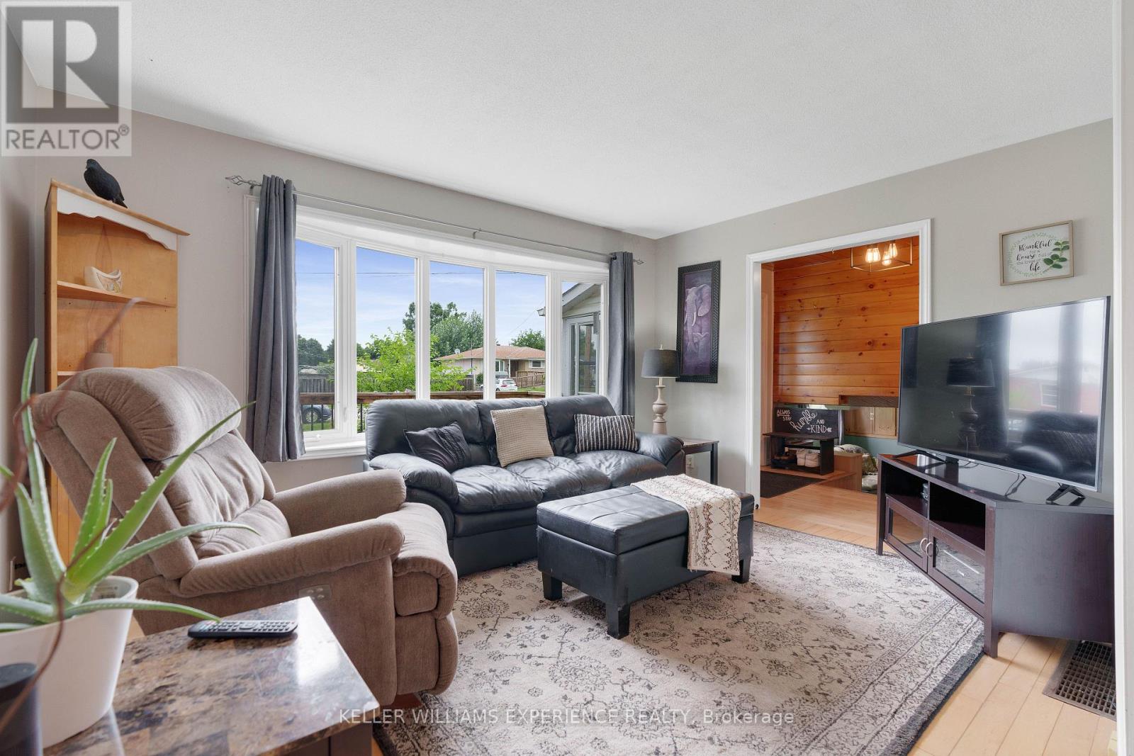 13 ASHBURTON CRES