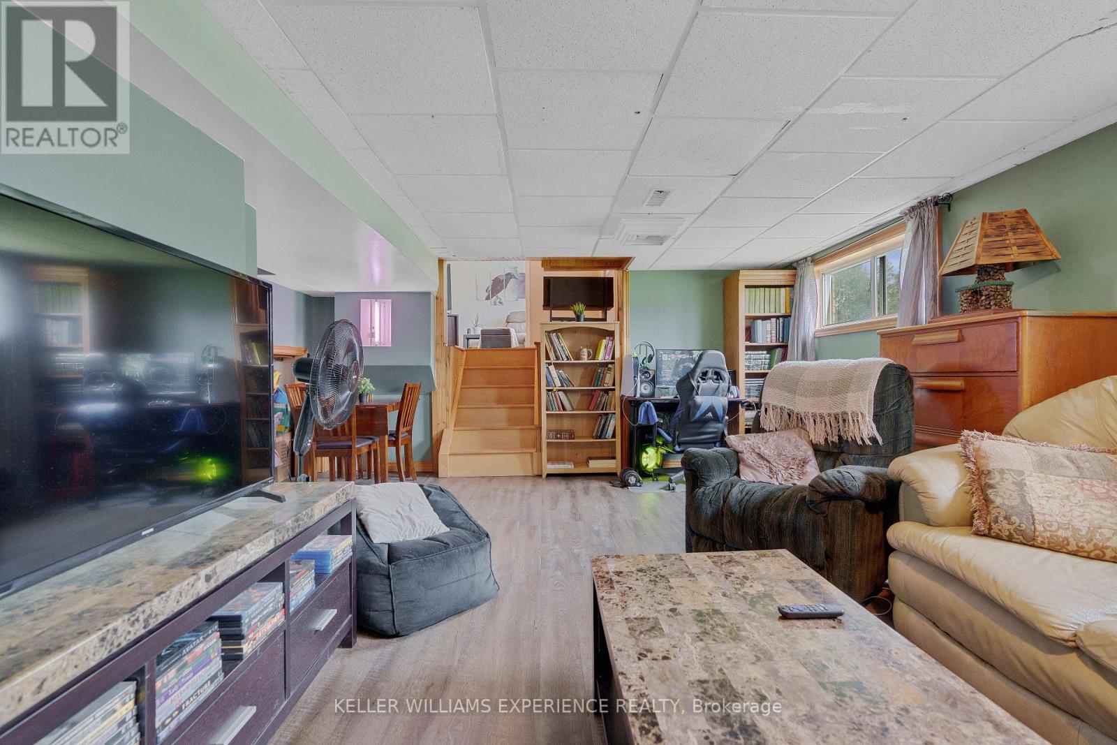 13 ASHBURTON CRES