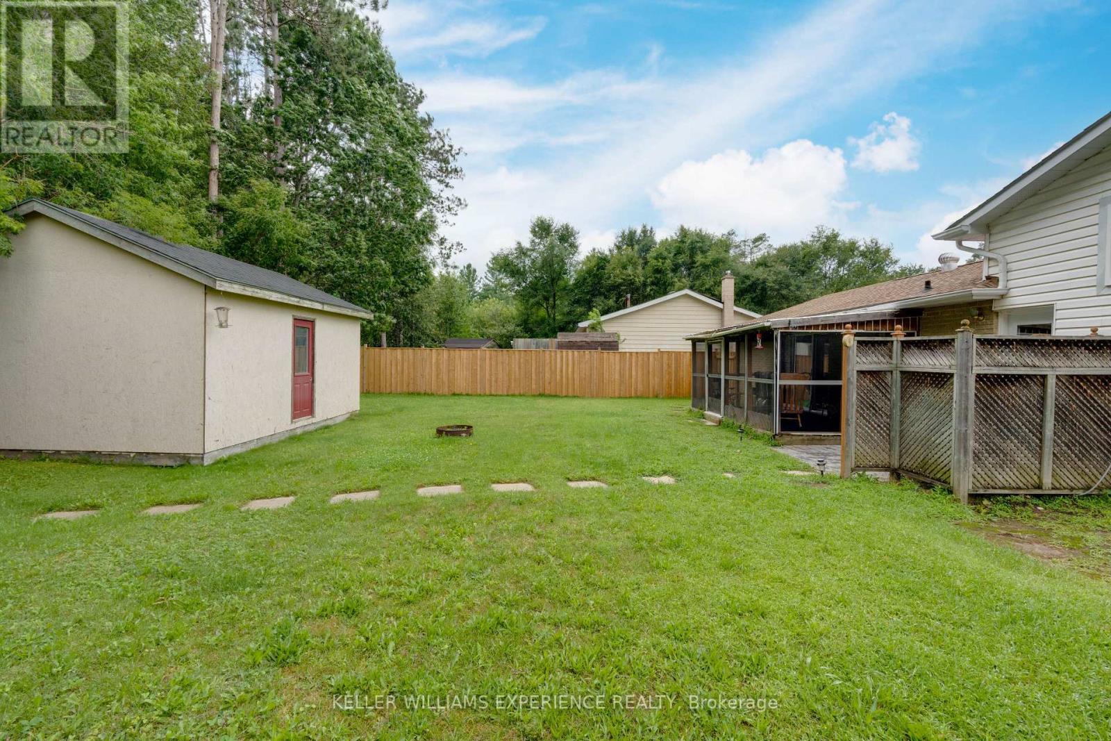13 ASHBURTON CRES