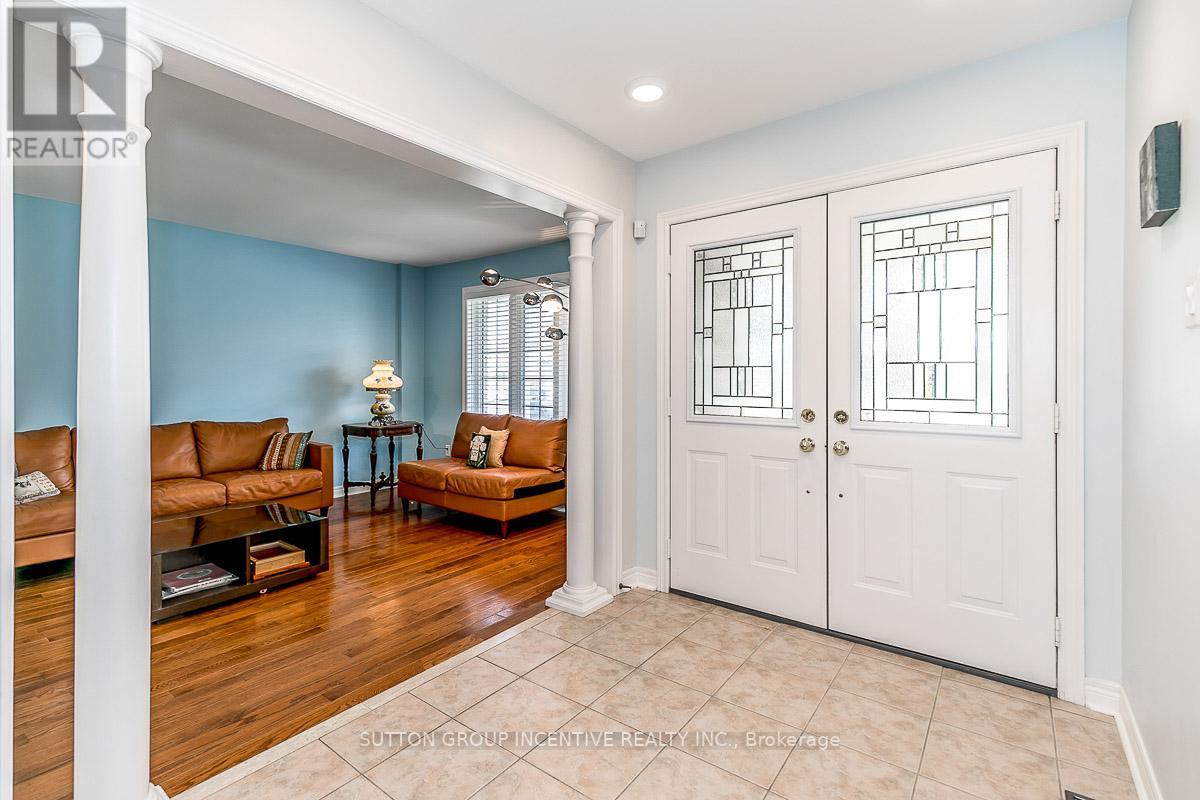41 STONEMOUNT CRES