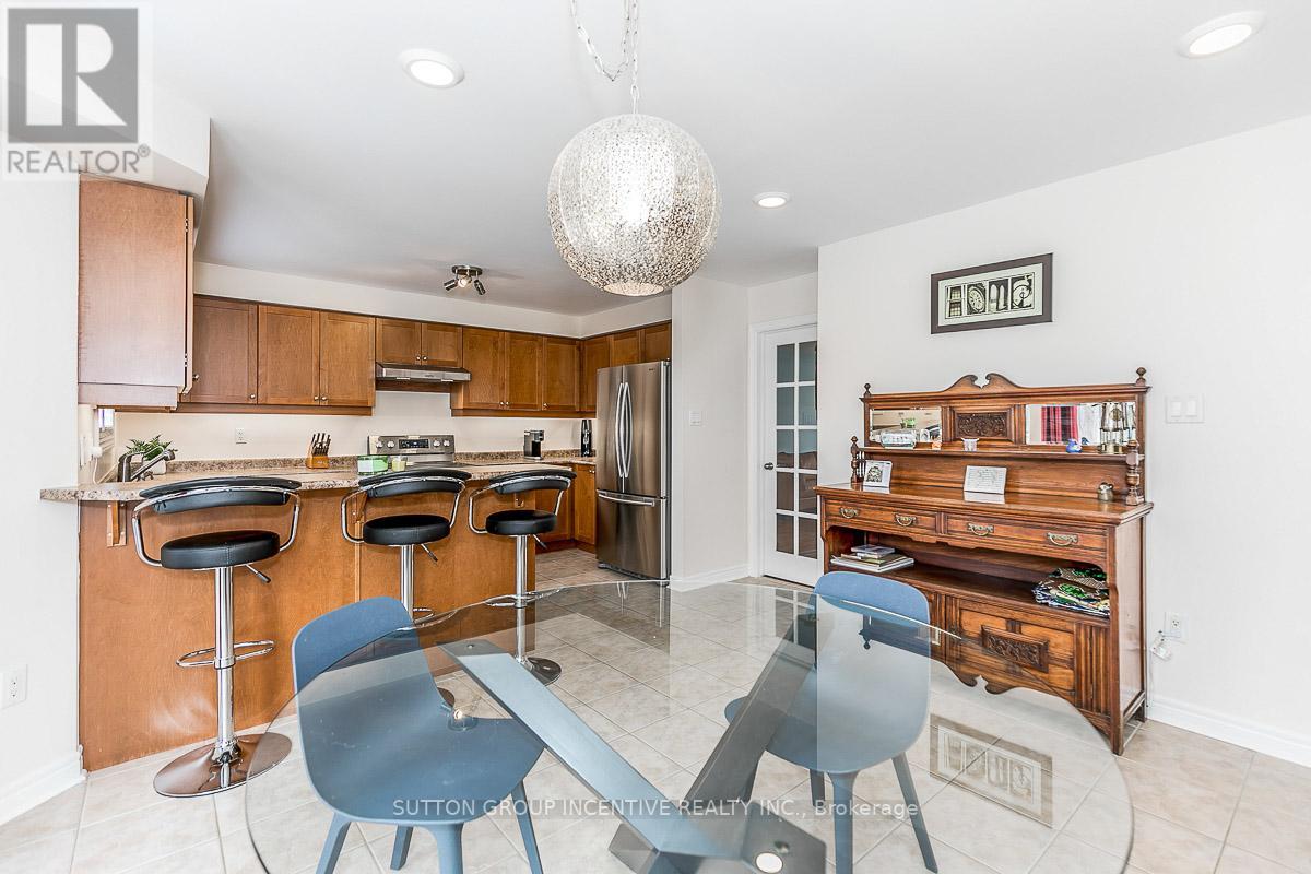 41 STONEMOUNT CRES