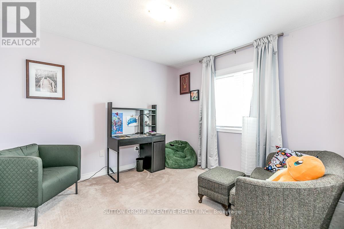 41 STONEMOUNT CRES