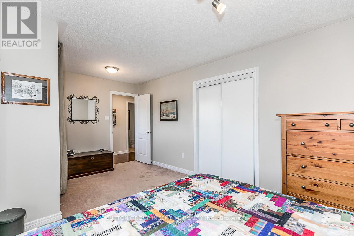 41 STONEMOUNT CRES