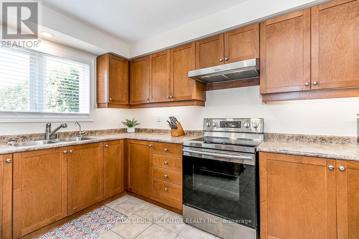 41 STONEMOUNT CRES