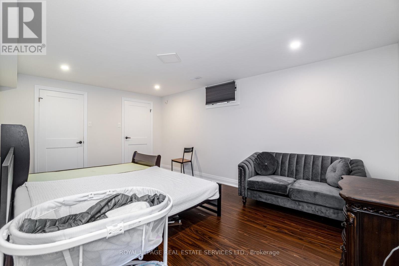123 CARMEN CRES