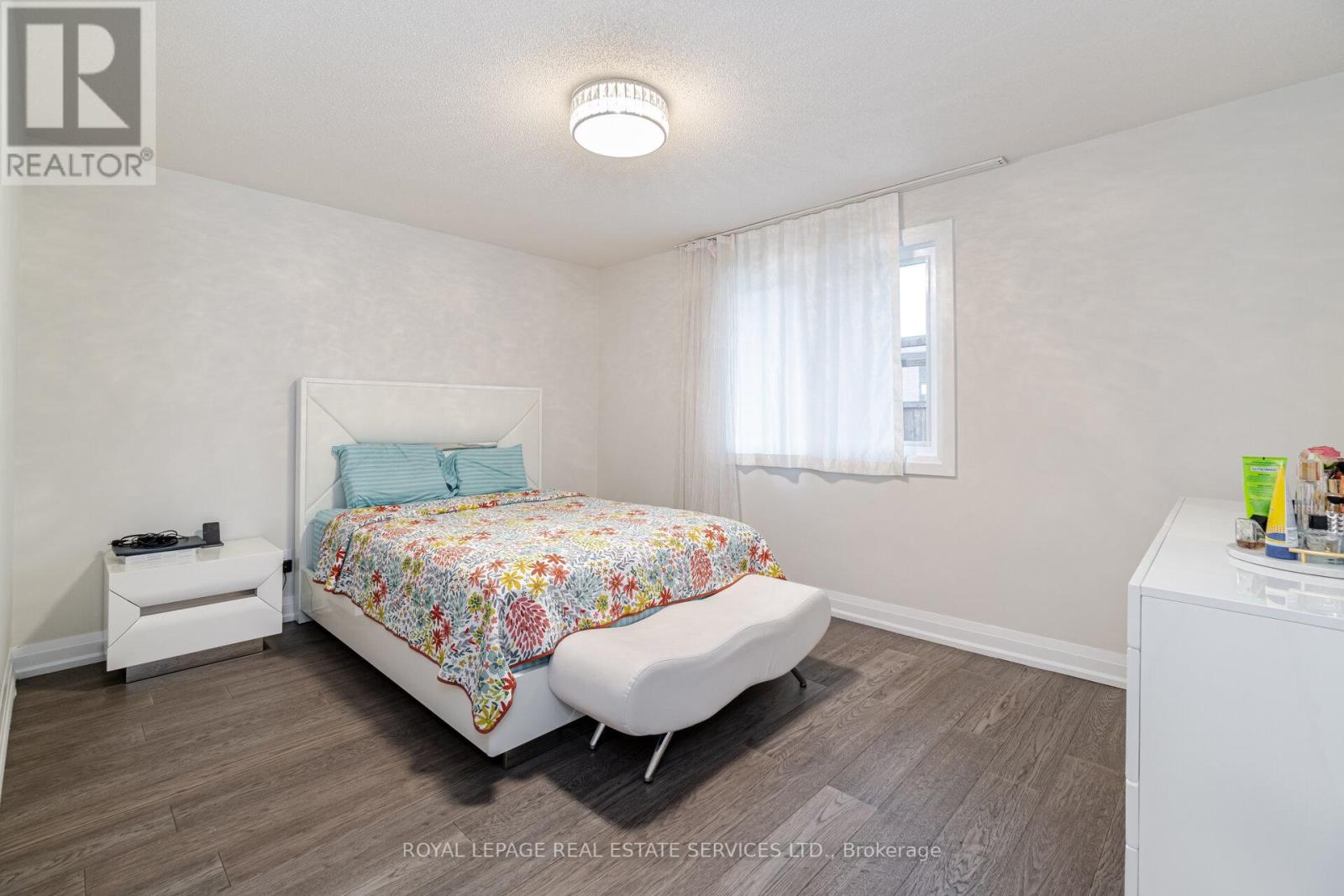 123 CARMEN CRES