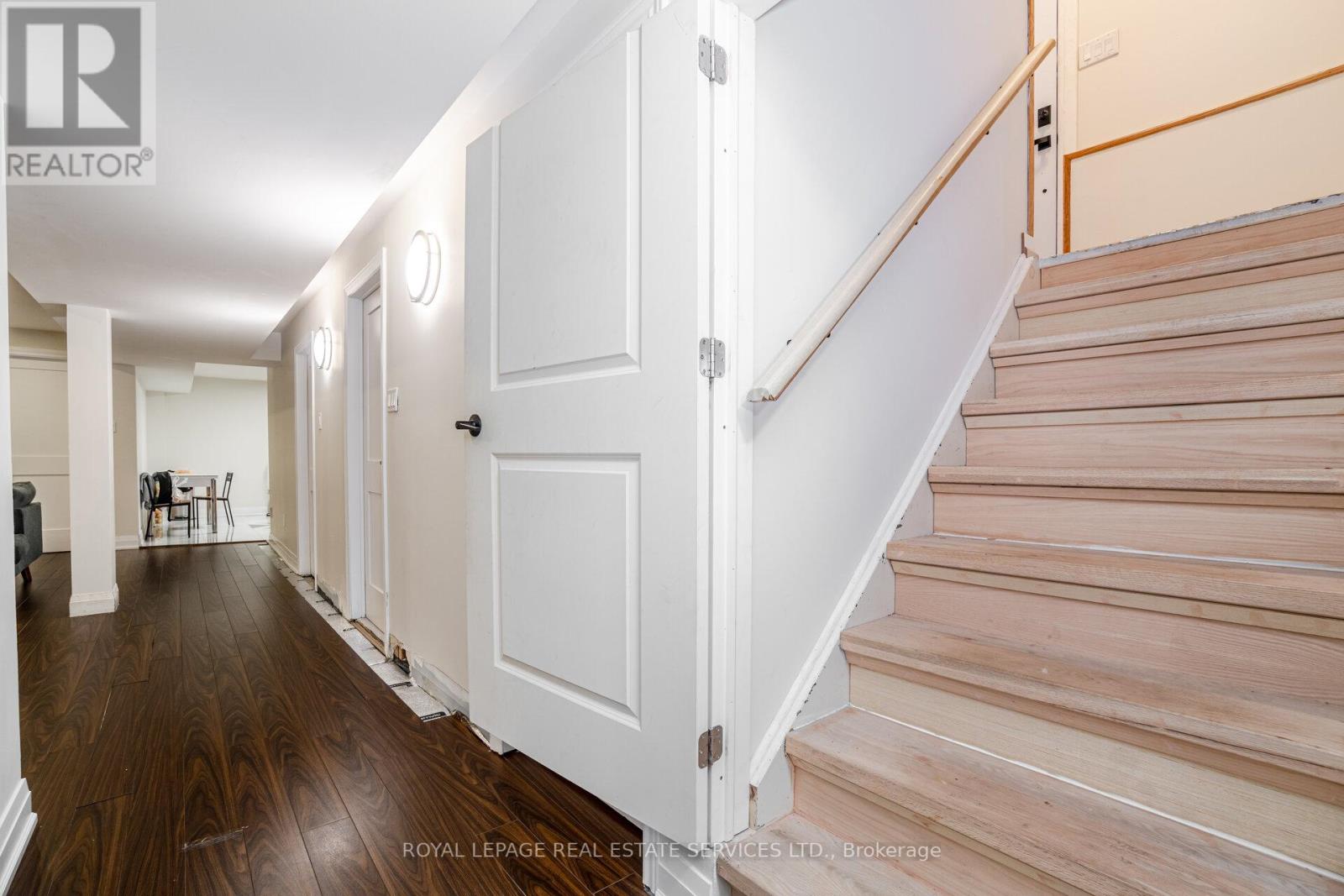 123 CARMEN CRES