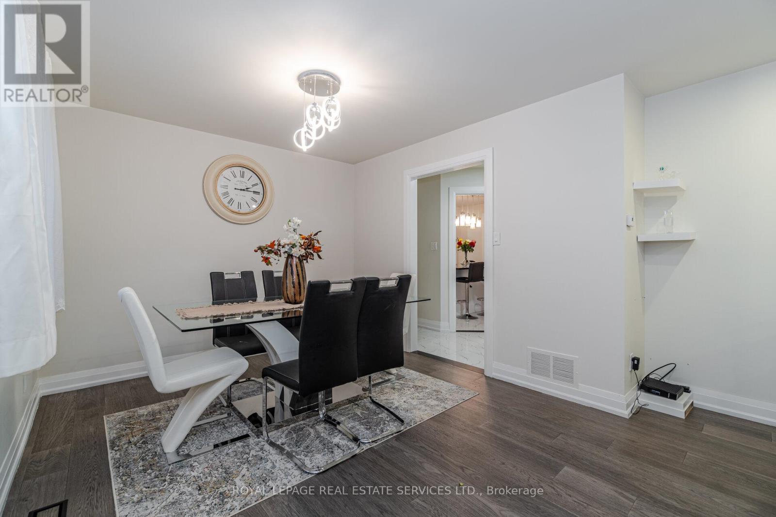 123 CARMEN CRES