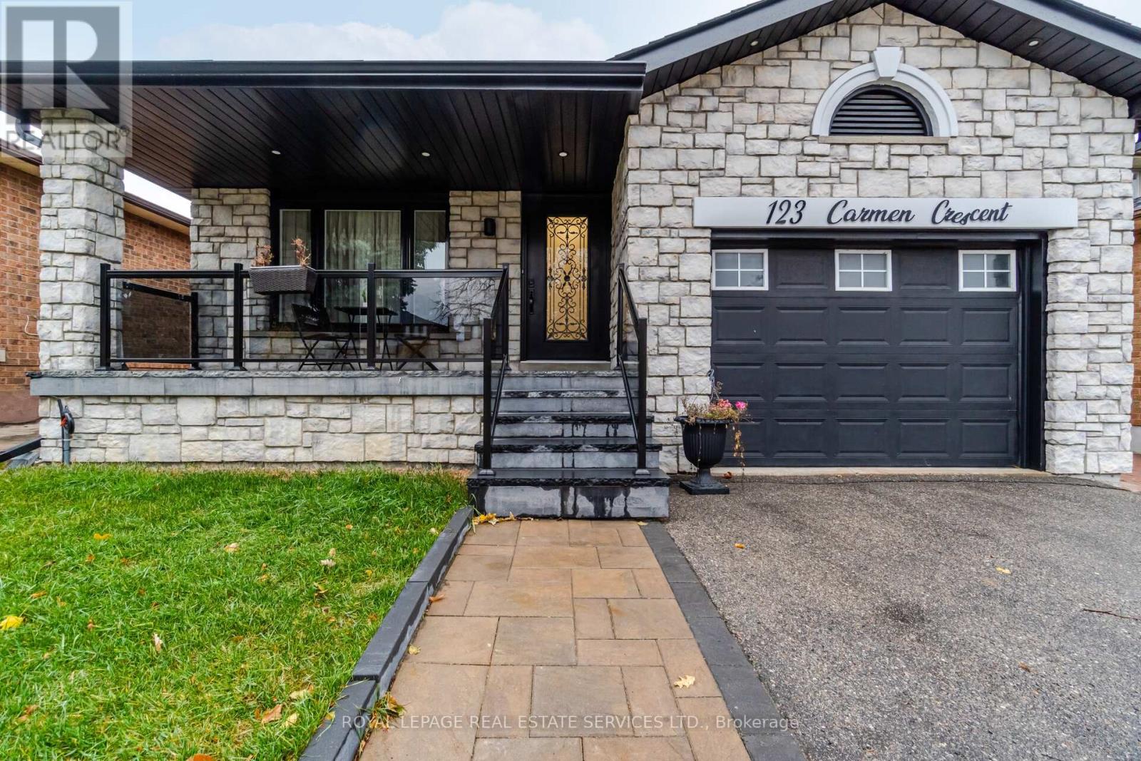 123 CARMEN CRES