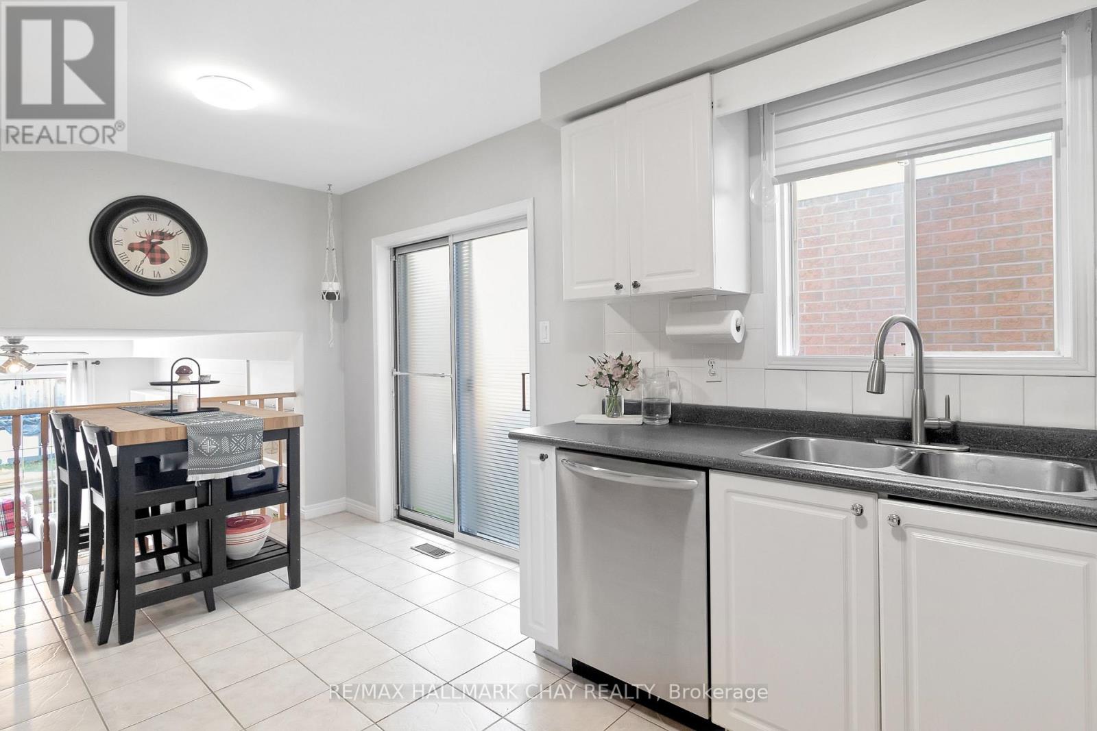 53 OAK ST