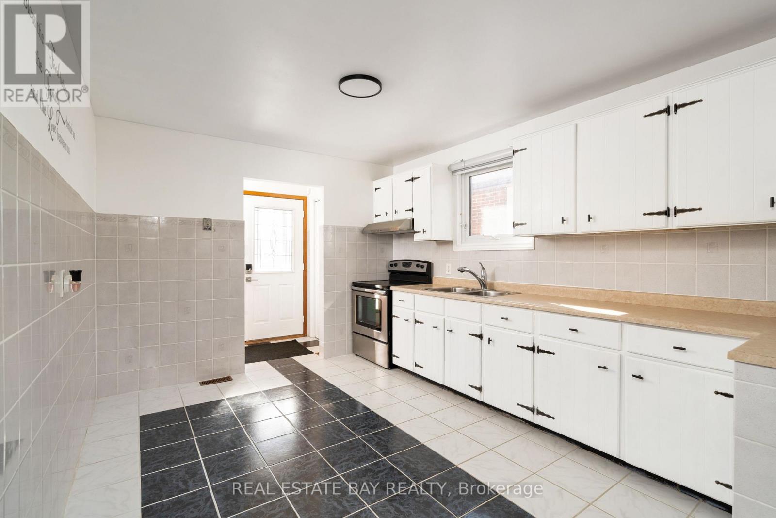 79 ZIMA CRES