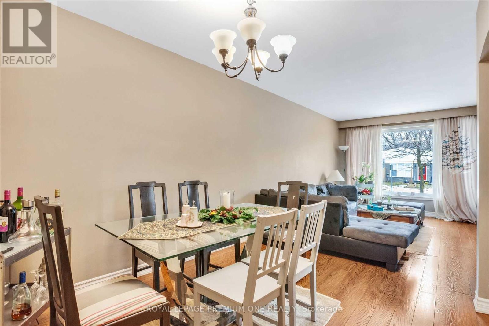 #MAIN -46 NEWBURY DR, #Main