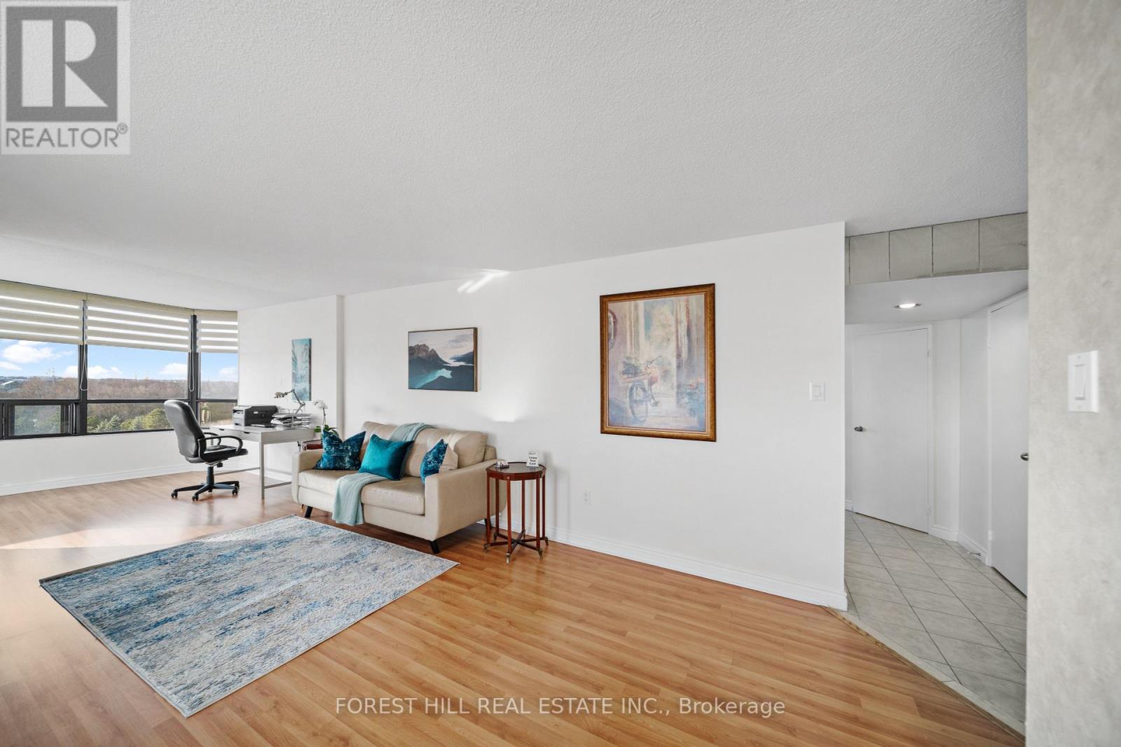 #811 -7440 BATHURST ST, #811