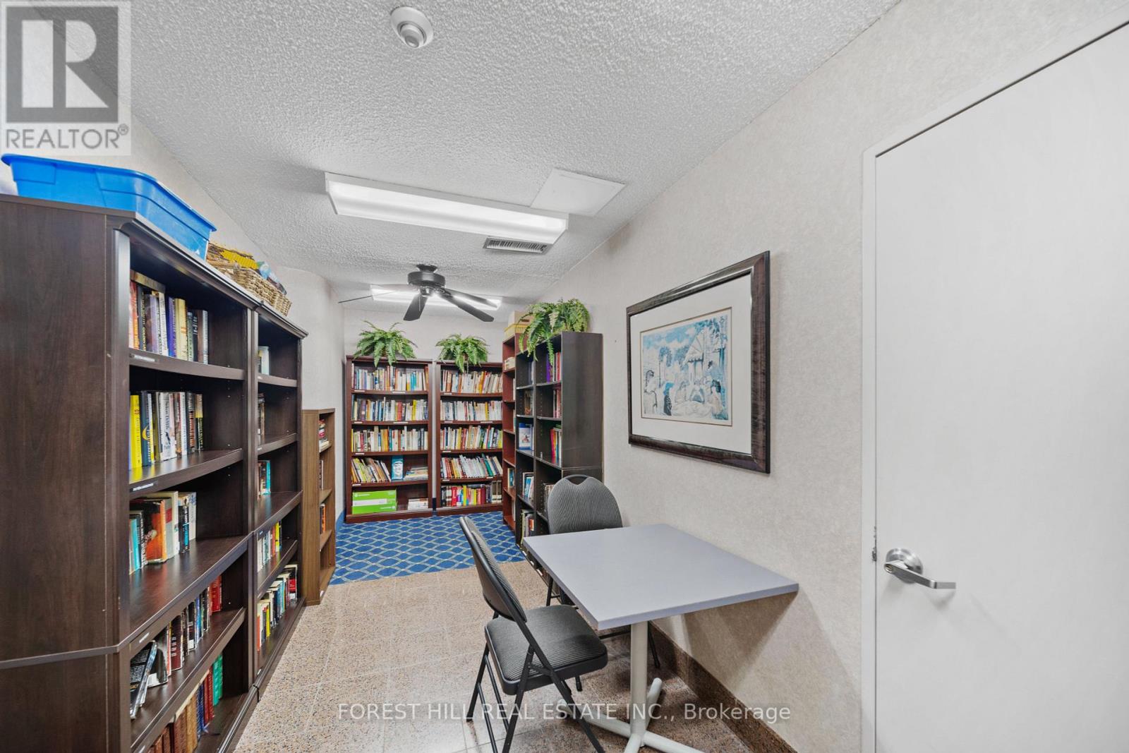 #811 -7440 BATHURST ST, #811
