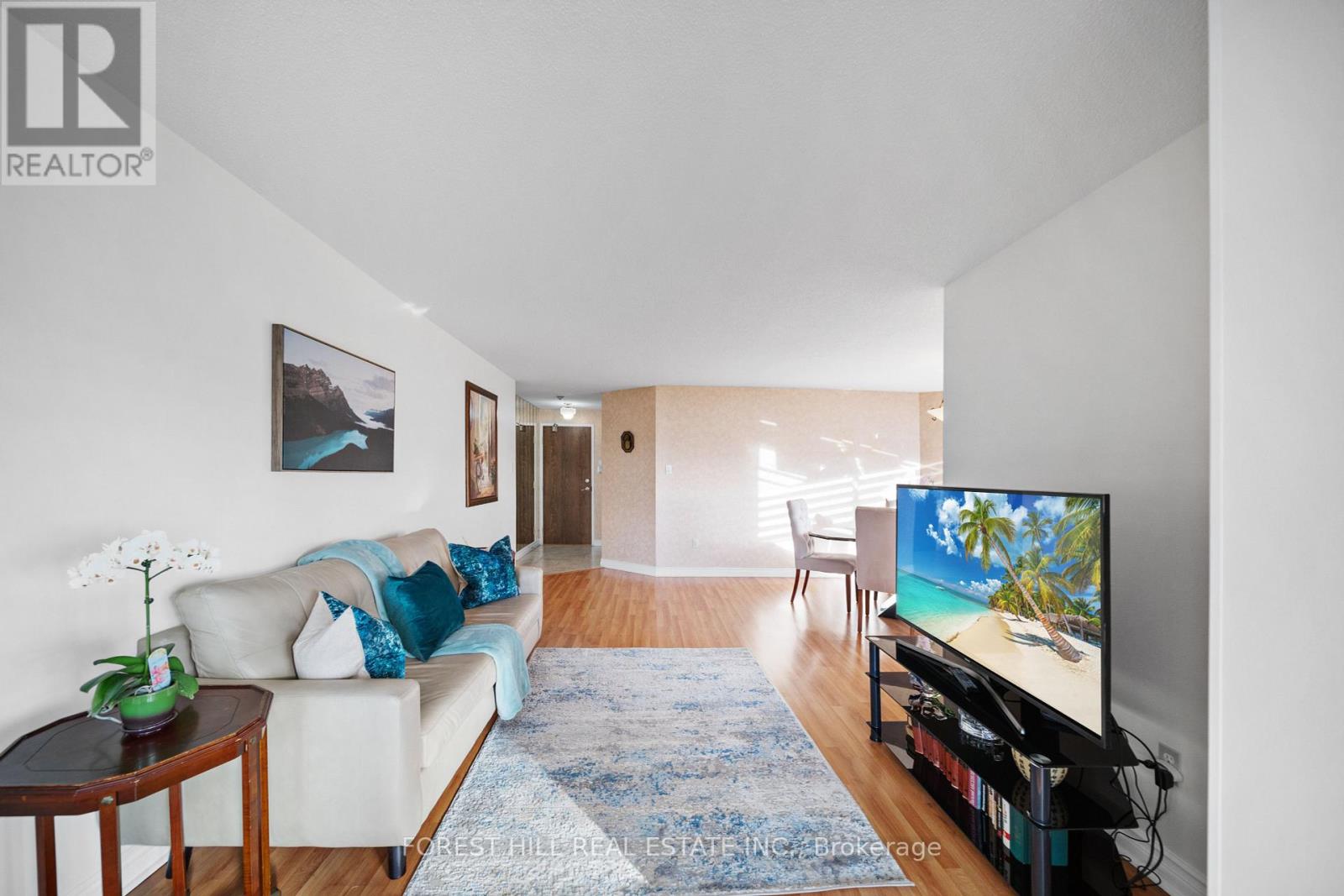 #811 -7440 BATHURST ST, #811
