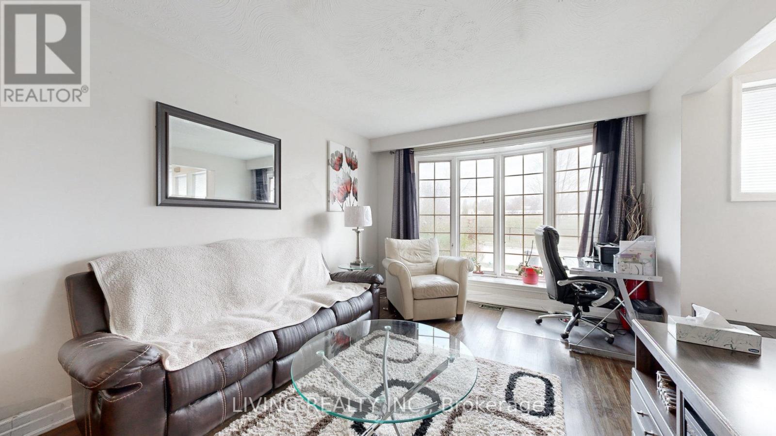 94 LONGFORD DR