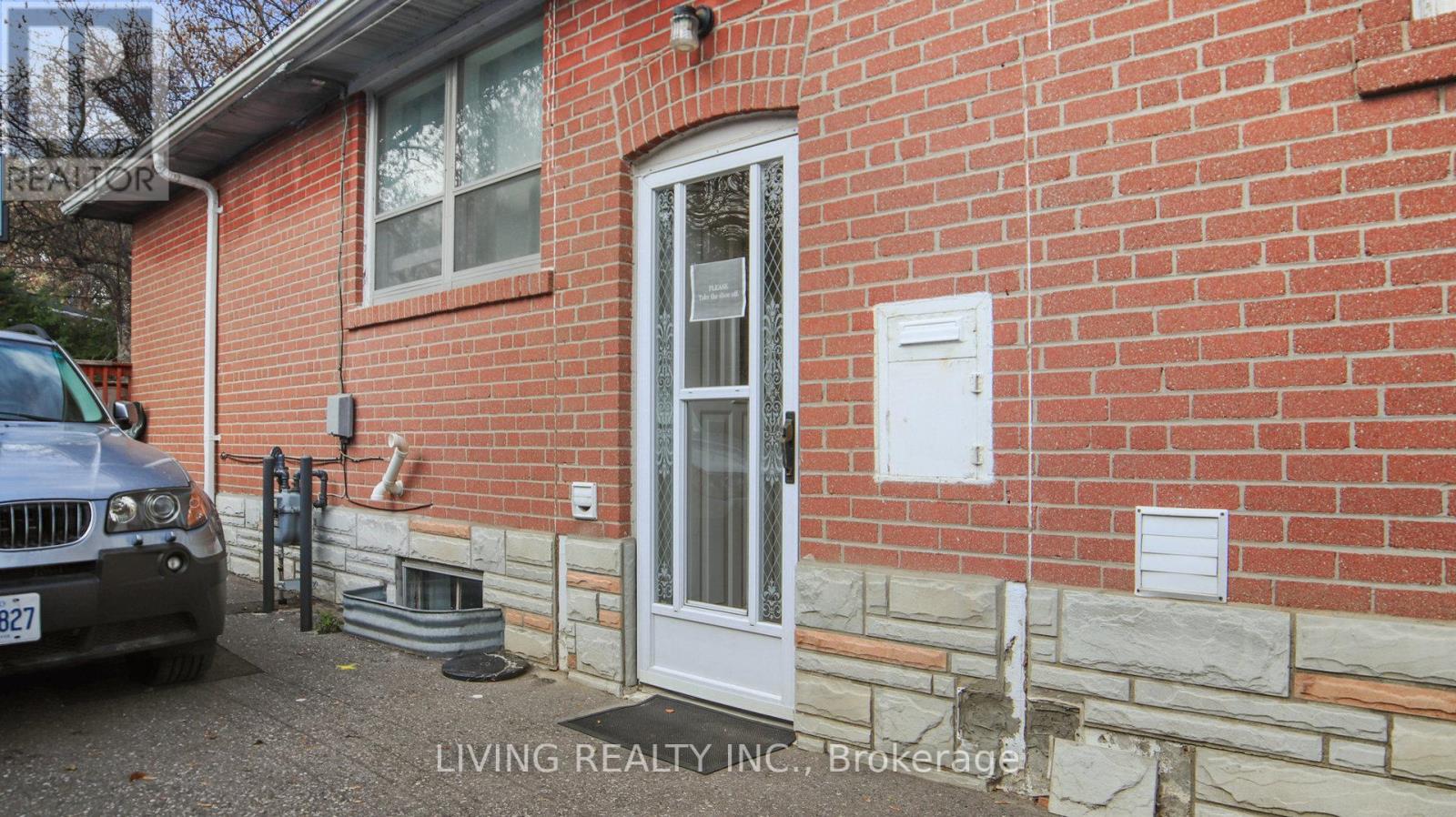 94 LONGFORD DR