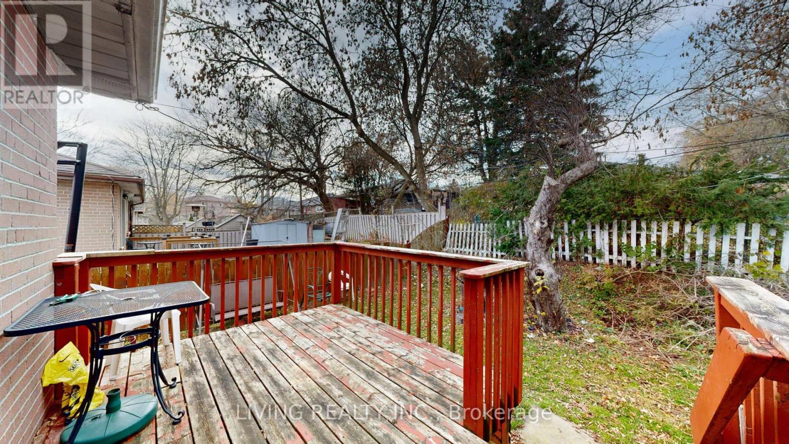 94 LONGFORD DR